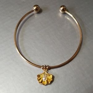 Seashell Pearl Clam Gold Tone Cuff Bangle NEW